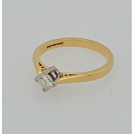 Pre Owned 18ct Princess Cut Diamond Solitaire Ring ZB724
